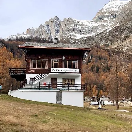 La Piana アパート *