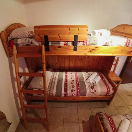 La Piana アパート *