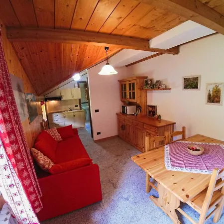 La Piana アパート *